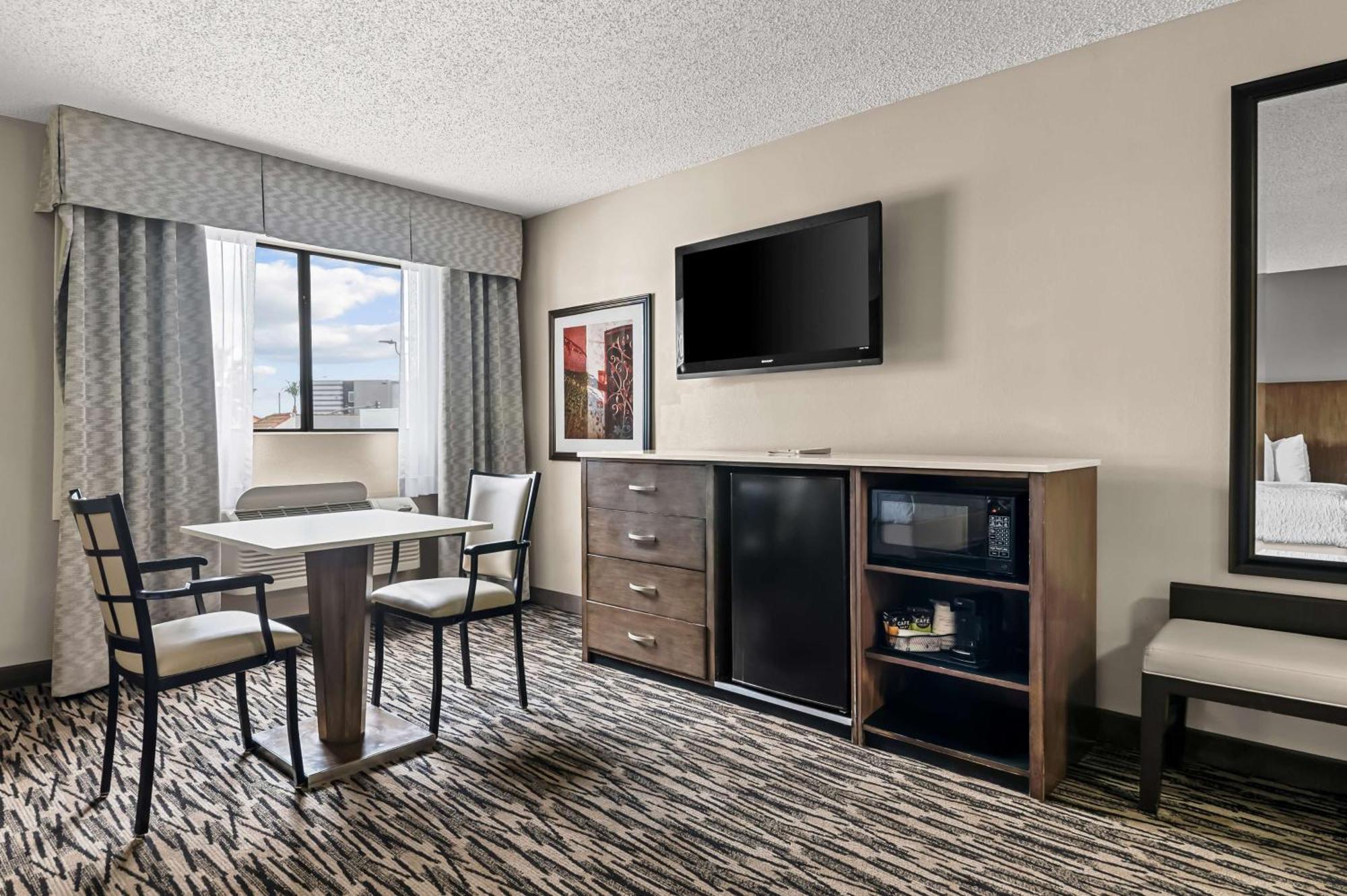 Best Western Los Alamitos Inn & Suites Extérieur photo