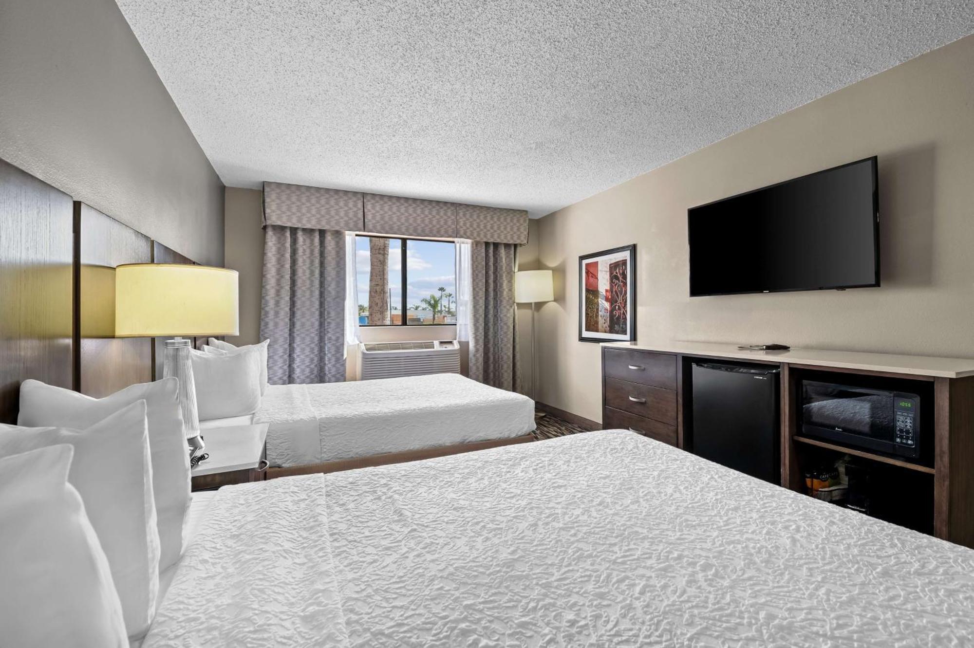 Best Western Los Alamitos Inn & Suites Extérieur photo